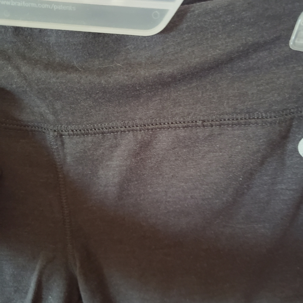 Capris - Picture 2 of 6